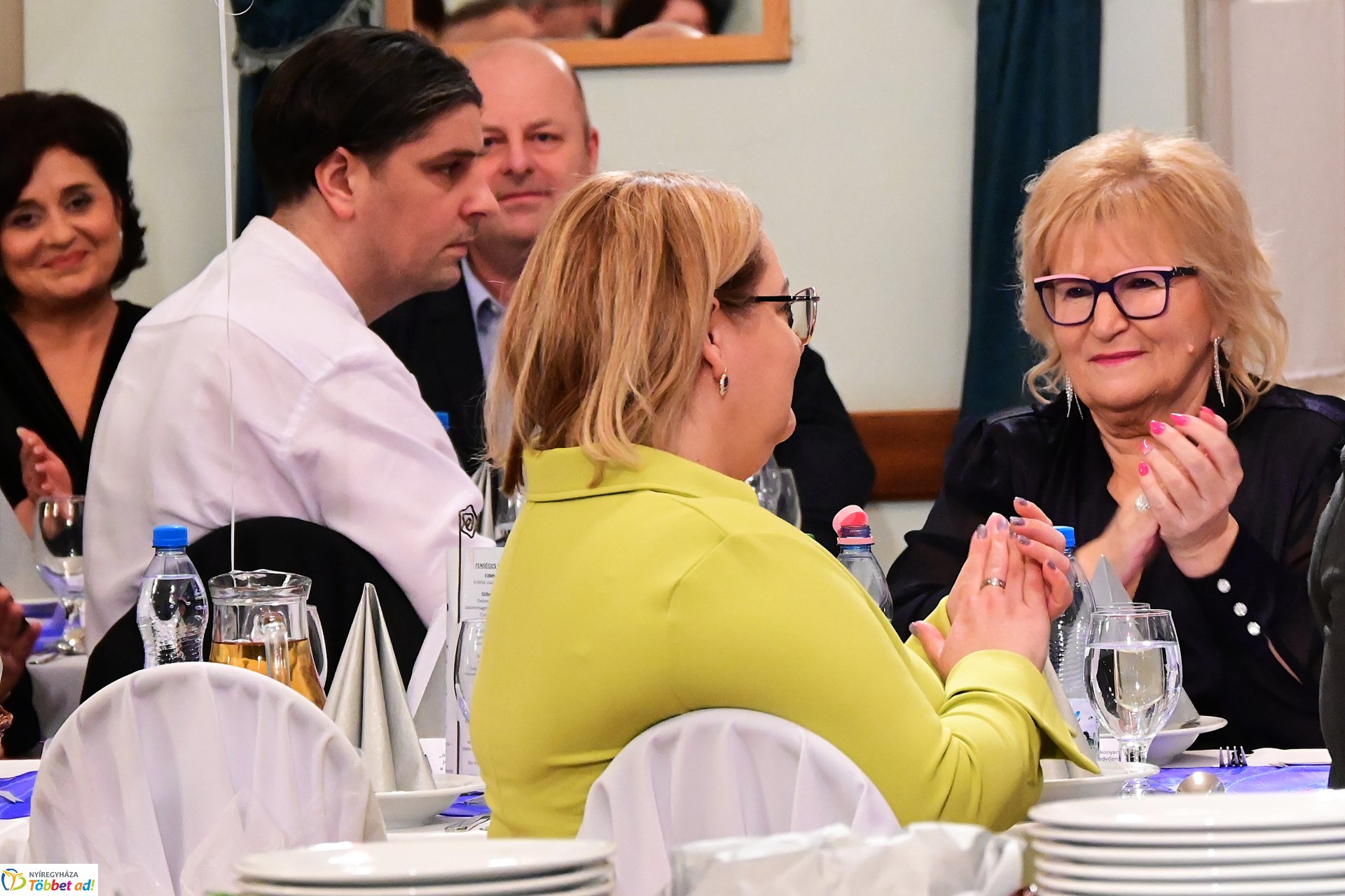 Jótékonysági bál a Jókaiban