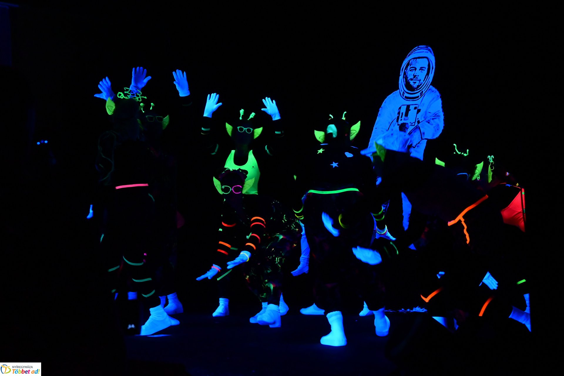 Jótékonysági bál a Jókaiban