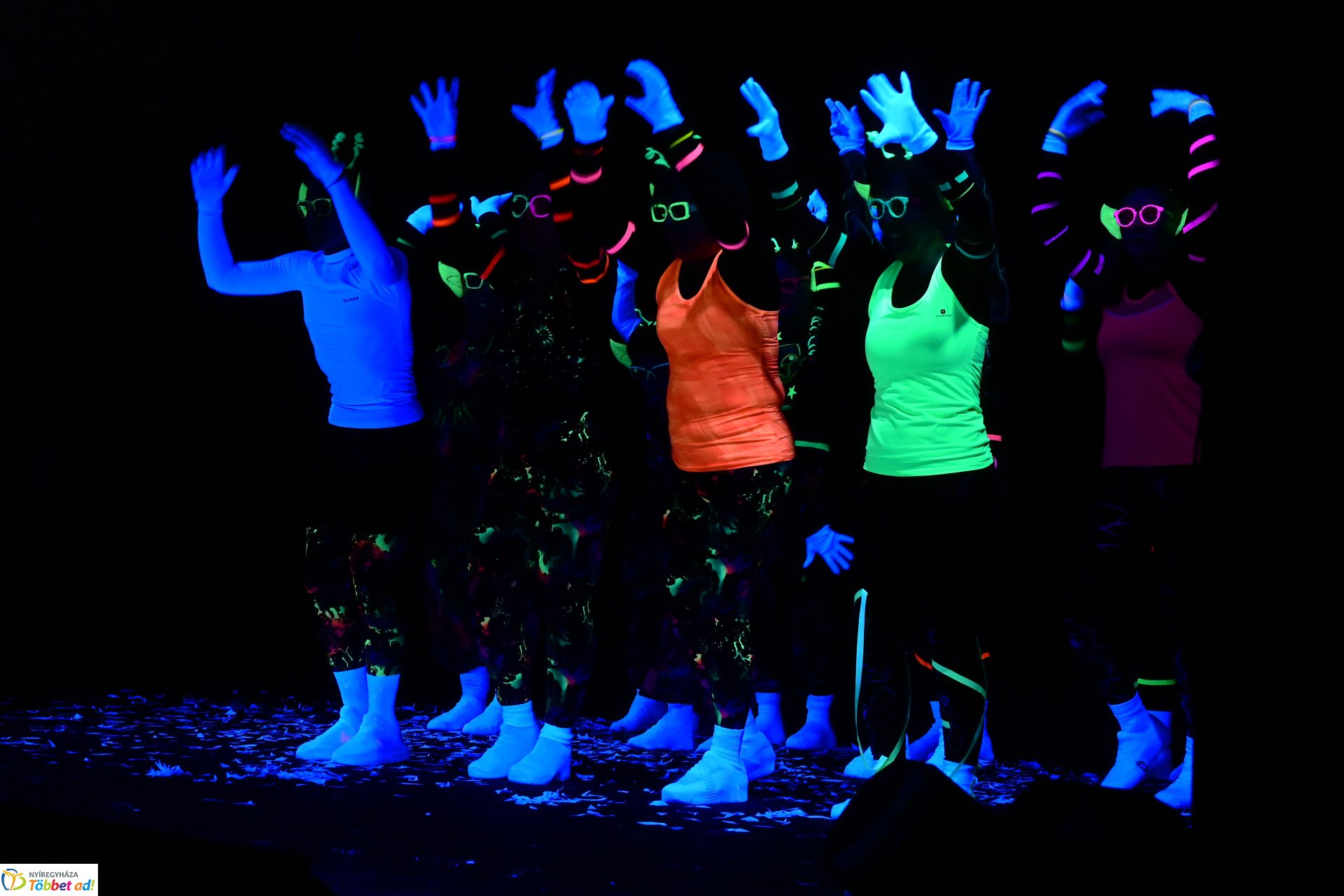 Jótékonysági bál a Jókaiban