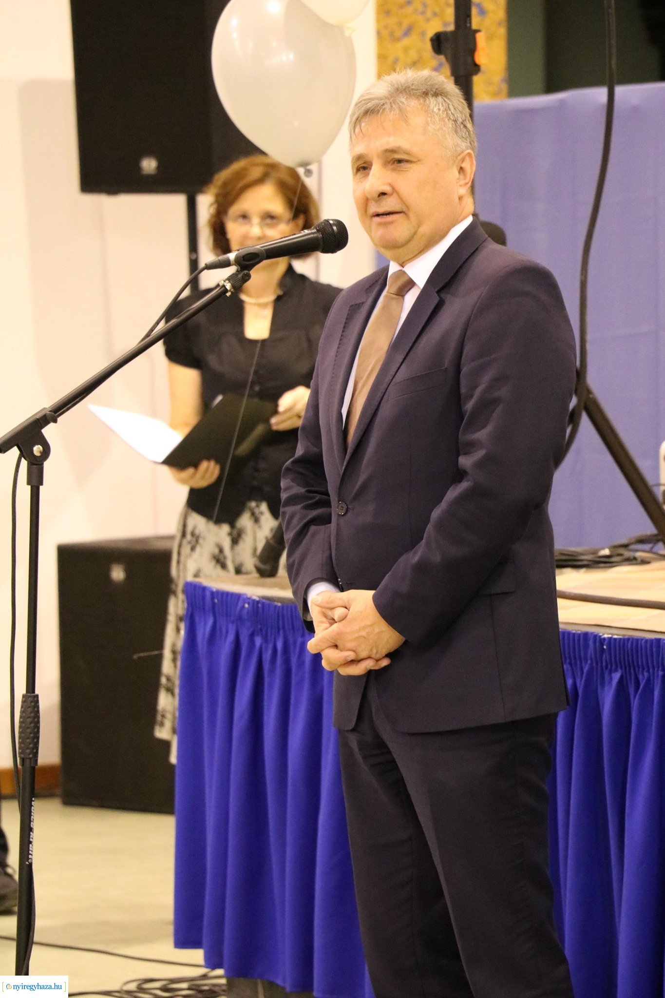 Jótékonysági bál a Szent Imrében