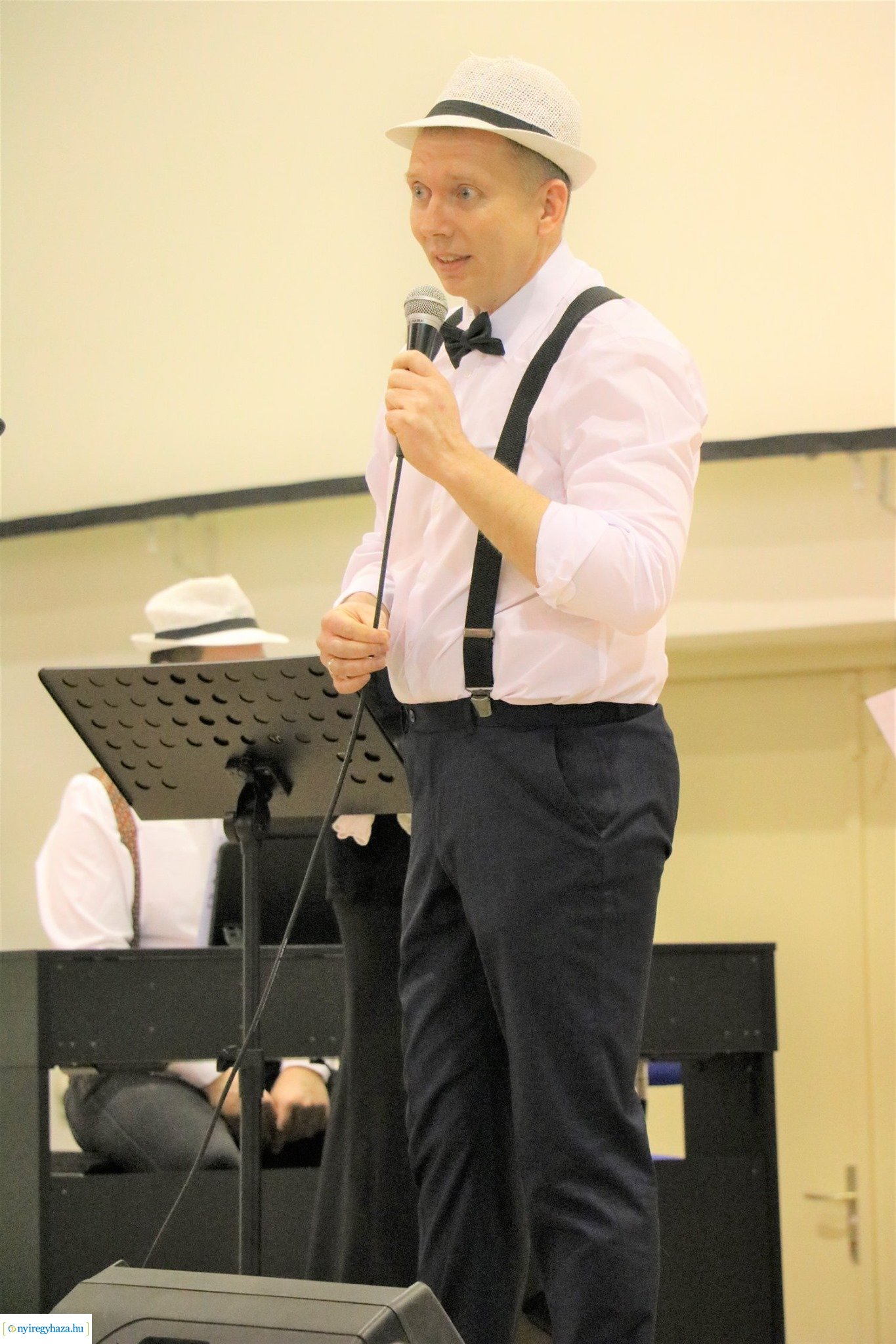 Jótékonysági bál a Szent Imrében