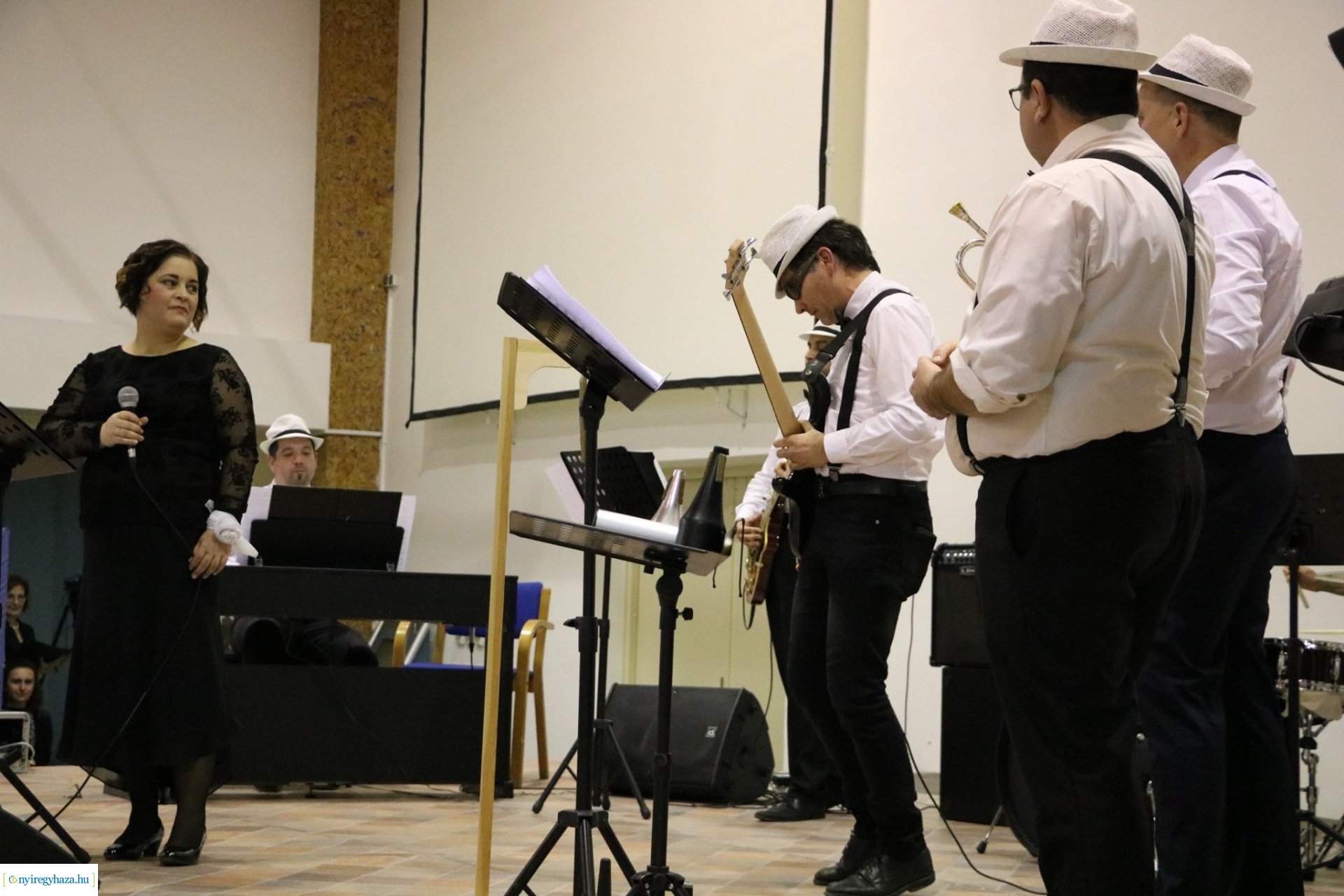 Jótékonysági bál a Szent Imrében