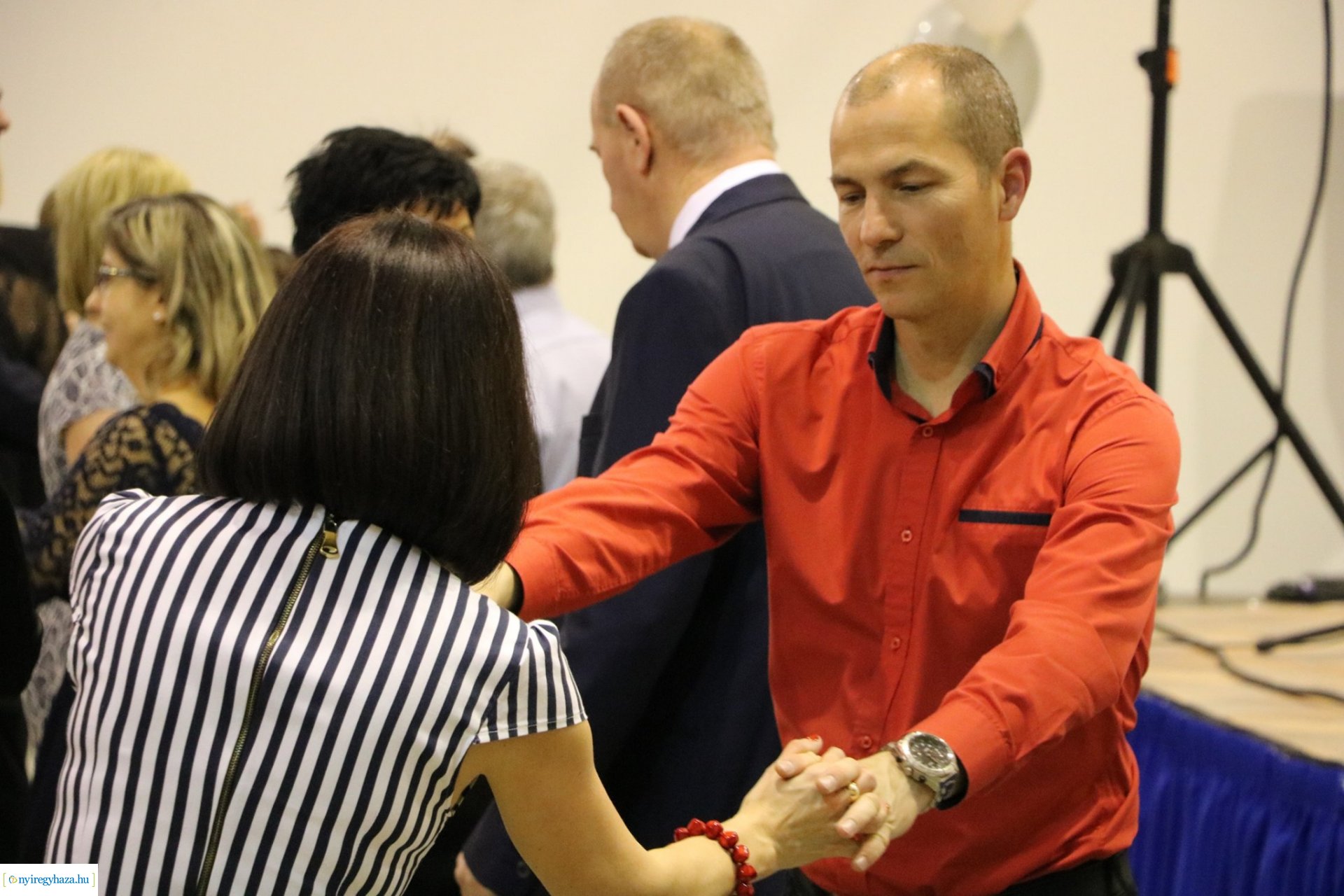 Jótékonysági bál a Szent Imrében