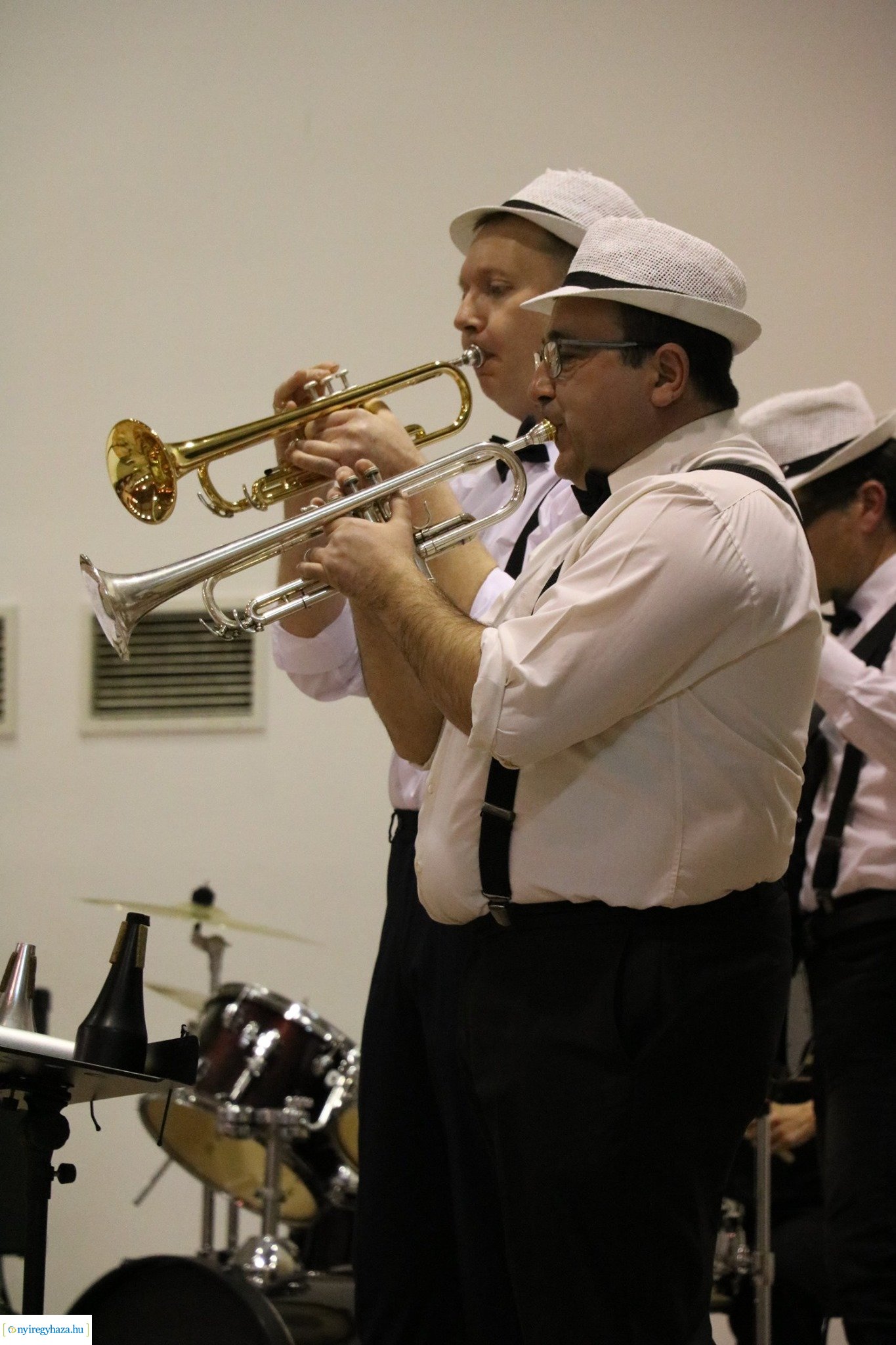 Jótékonysági bál a Szent Imrében