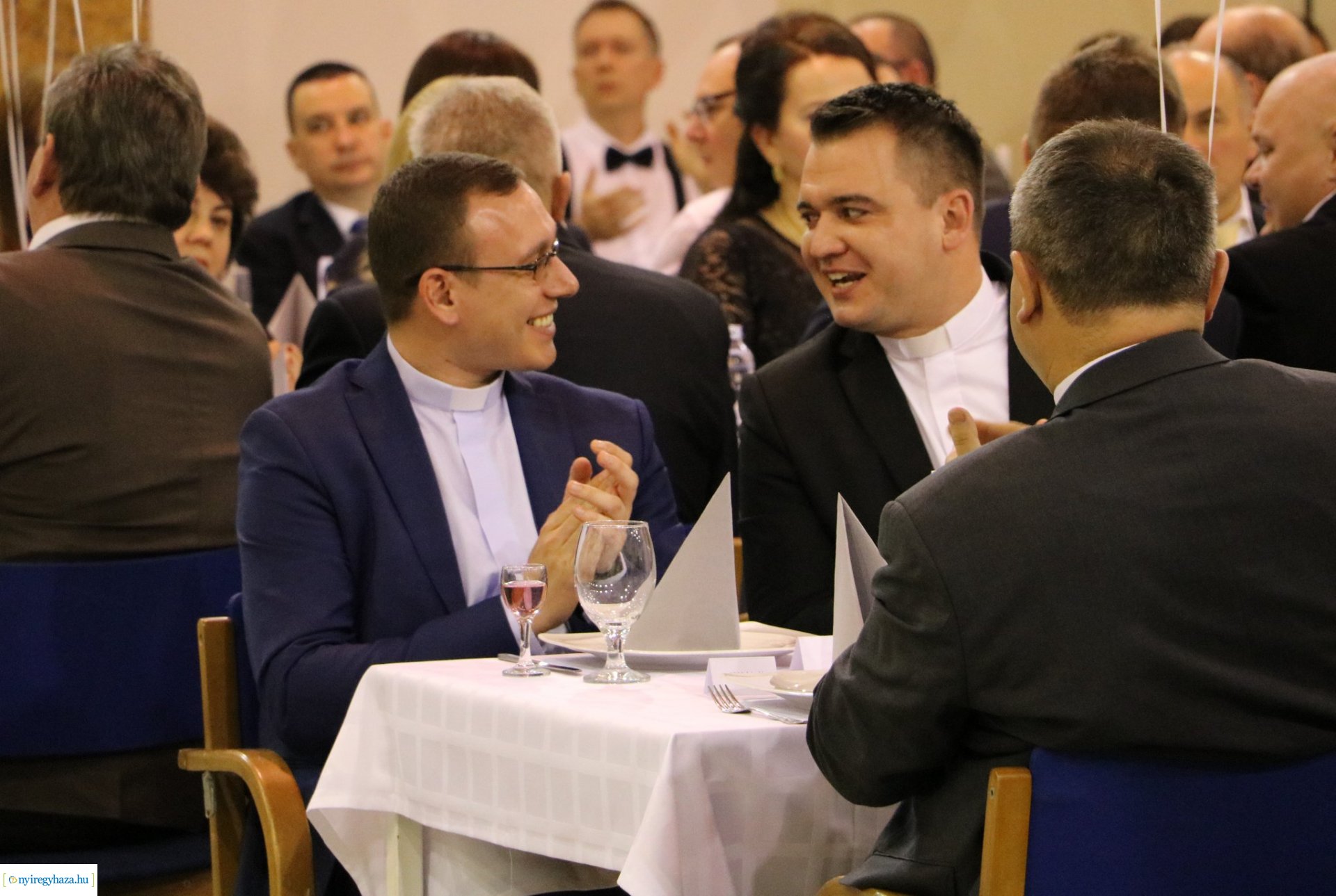 Jótékonysági bál a Szent Imrében