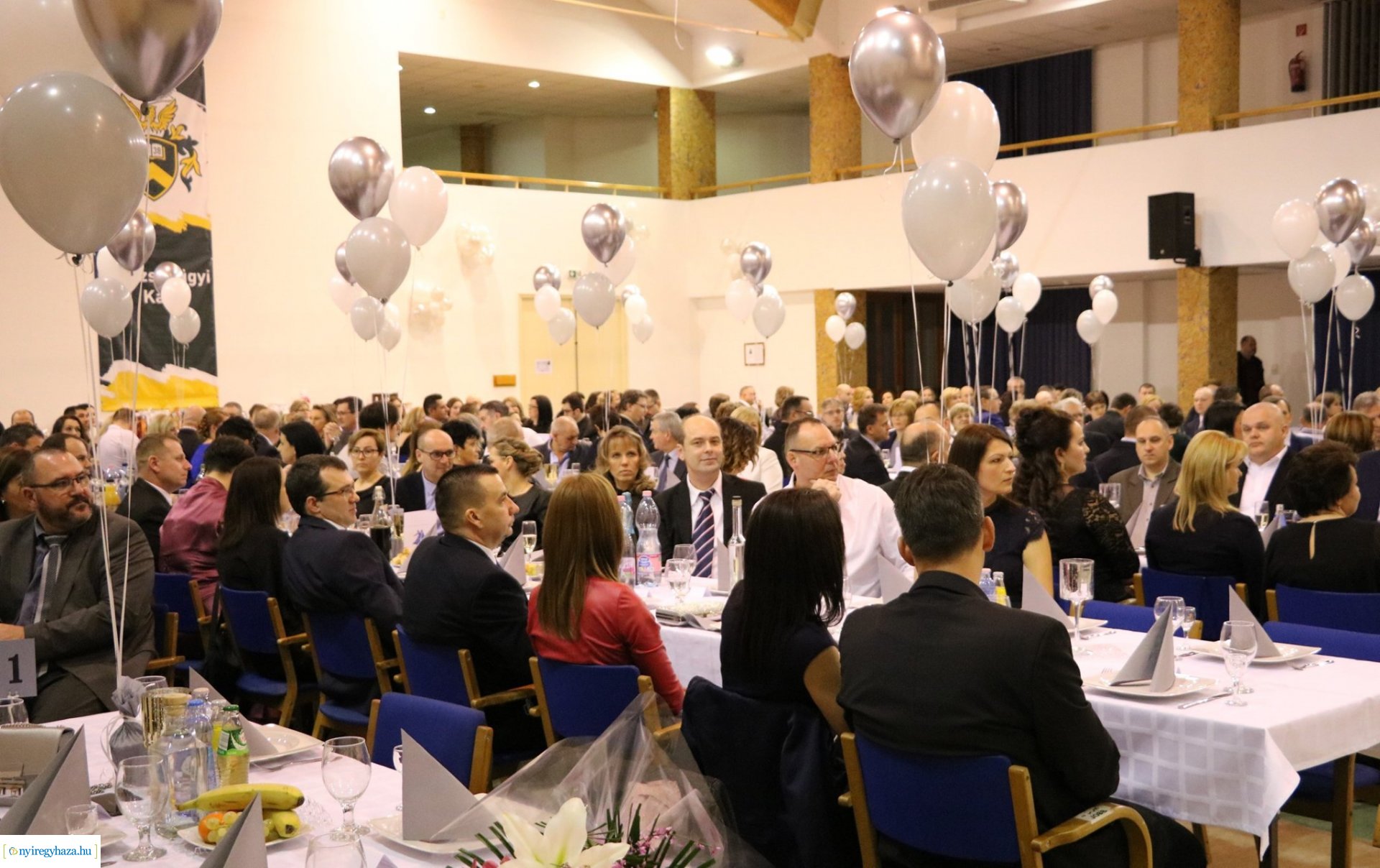 Jótékonysági bál a Szent Imrében