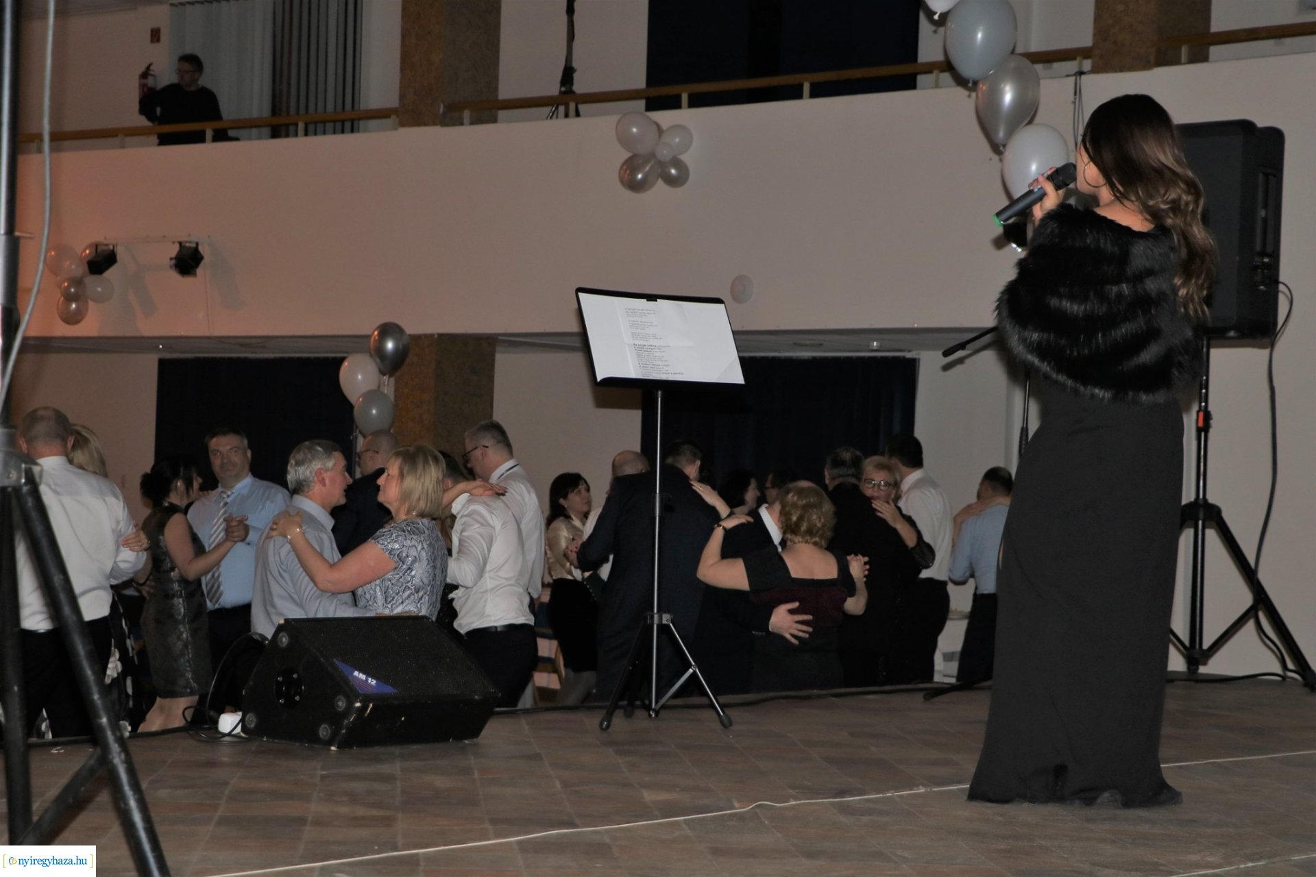 Jótékonysági bál a Szent Imrében