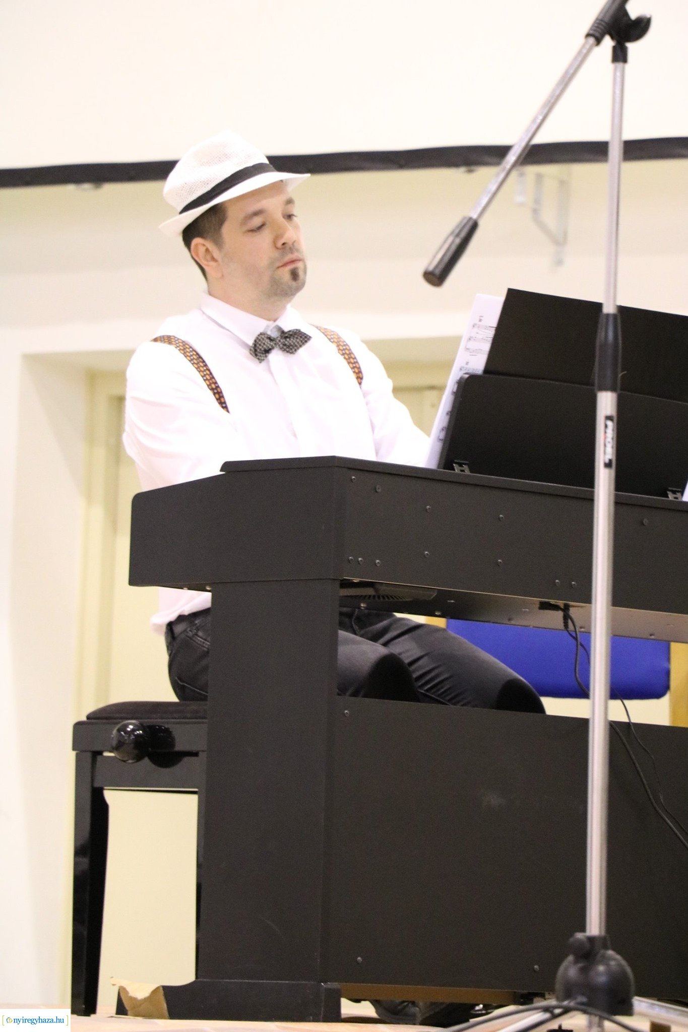 Jótékonysági bál a Szent Imrében