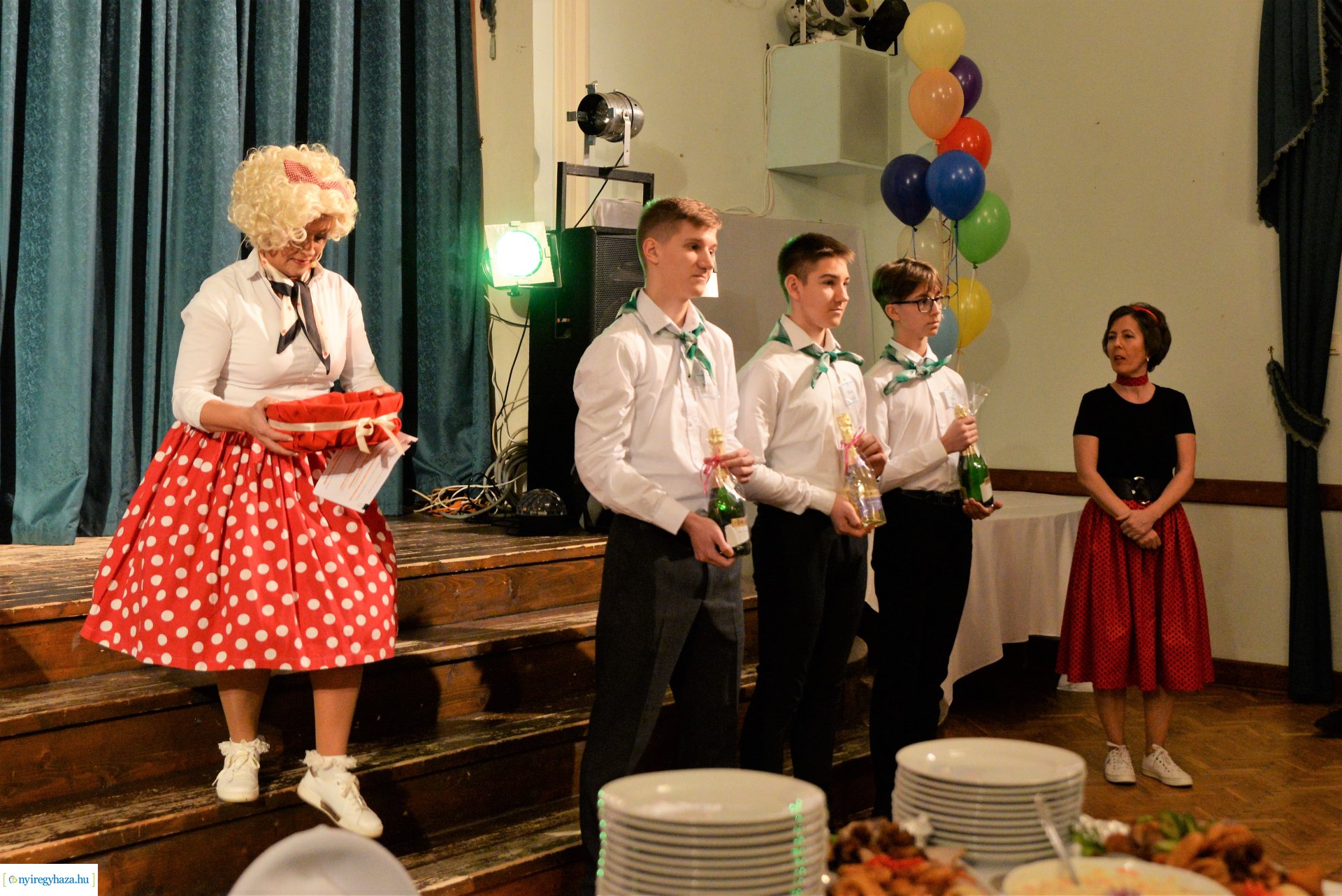 Jótékonysági  est a Jókaiban