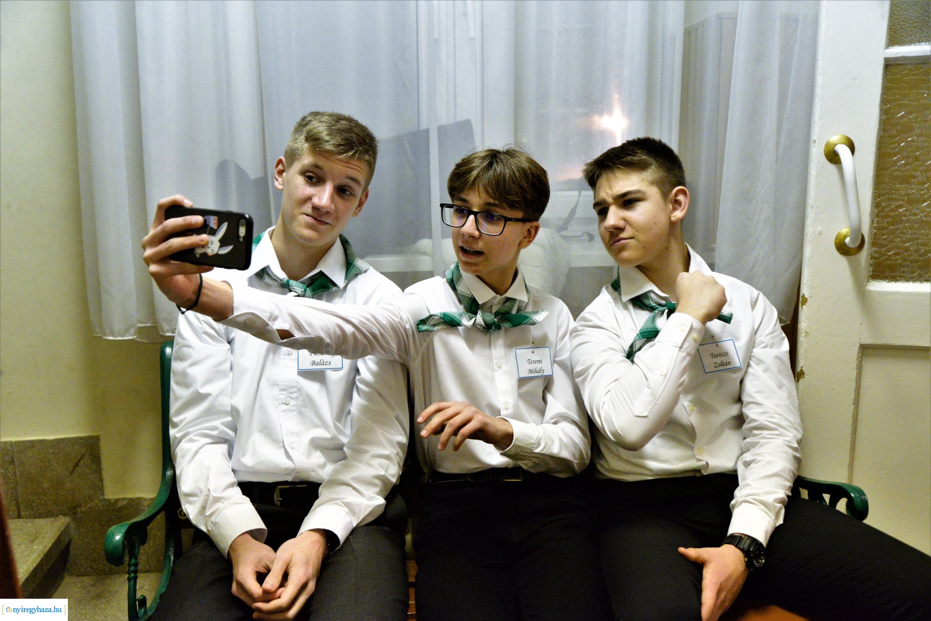 Jótékonysági  est a Jókaiban