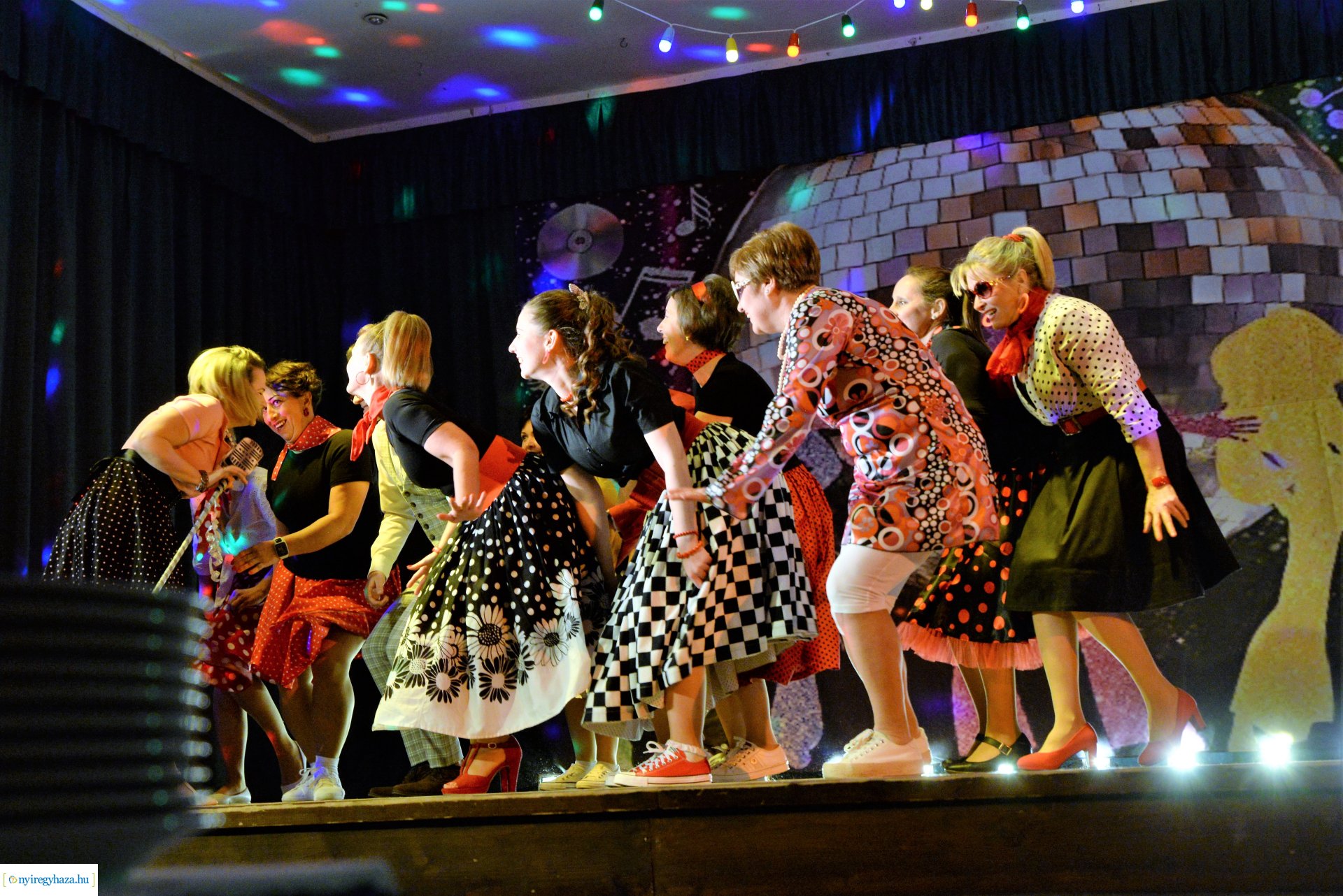 Jótékonysági  est a Jókaiban