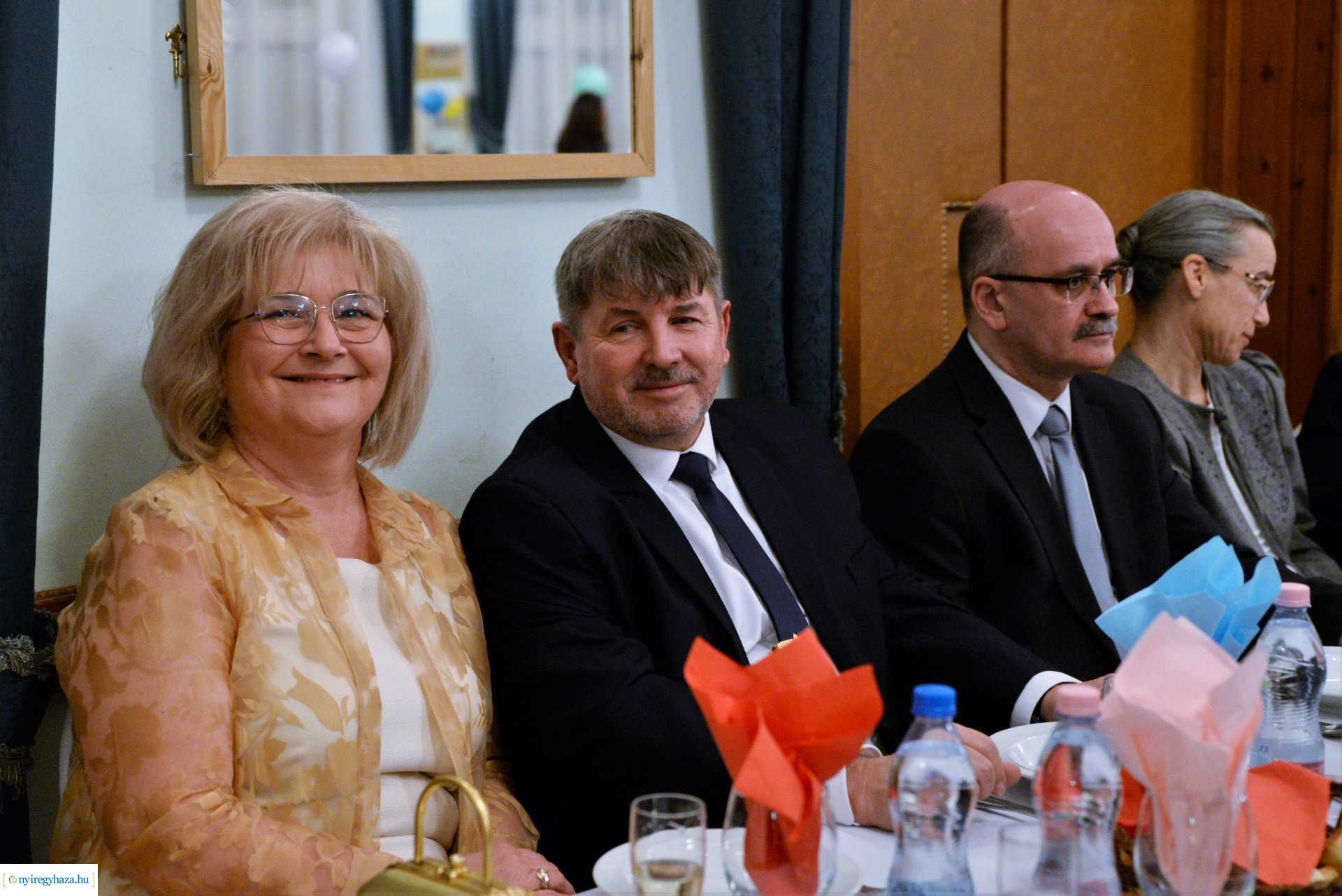 Jótékonysági  est a Jókaiban