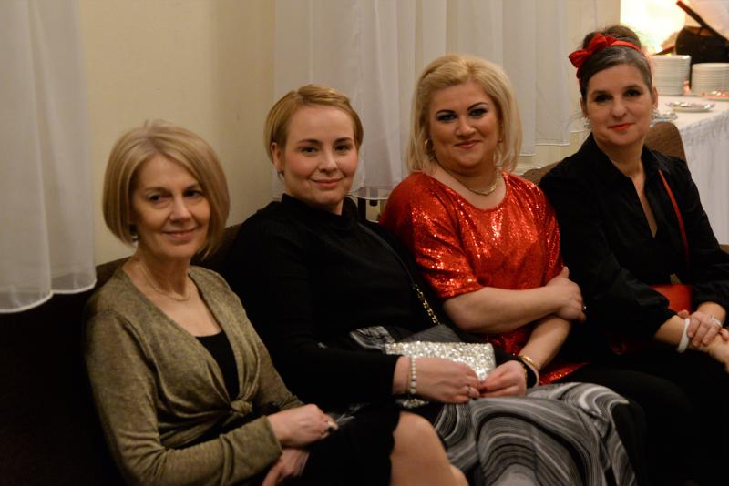 Jótékonysági  est a Jókaiban