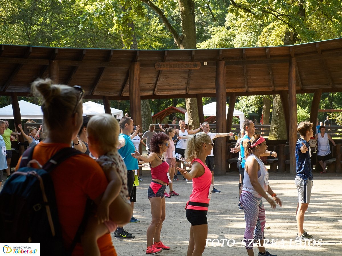 Jótékonysági futás az Erdei Tornapályán