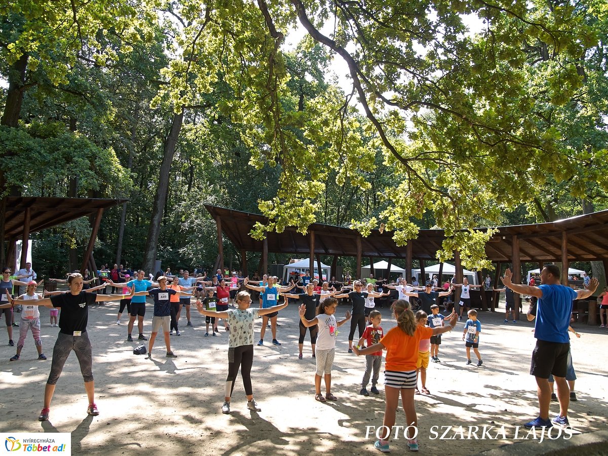 Jótékonysági futás az Erdei Tornapályán