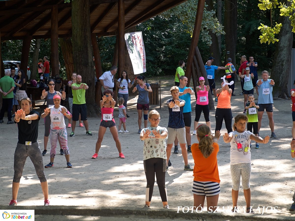 Jótékonysági futás az Erdei Tornapályán