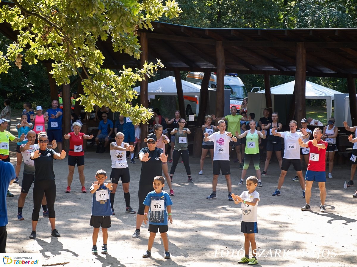 Jótékonysági futás az Erdei Tornapályán