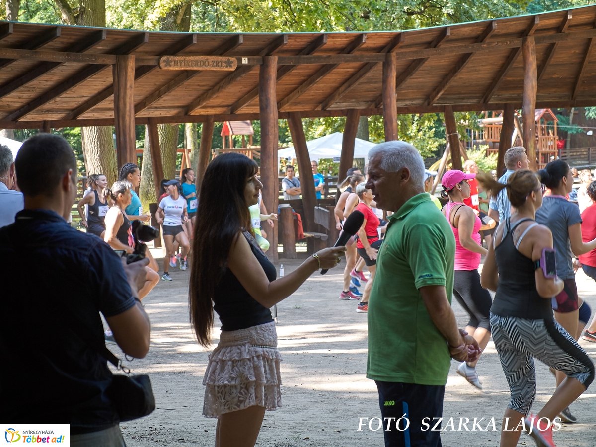 Jótékonysági futás az Erdei Tornapályán