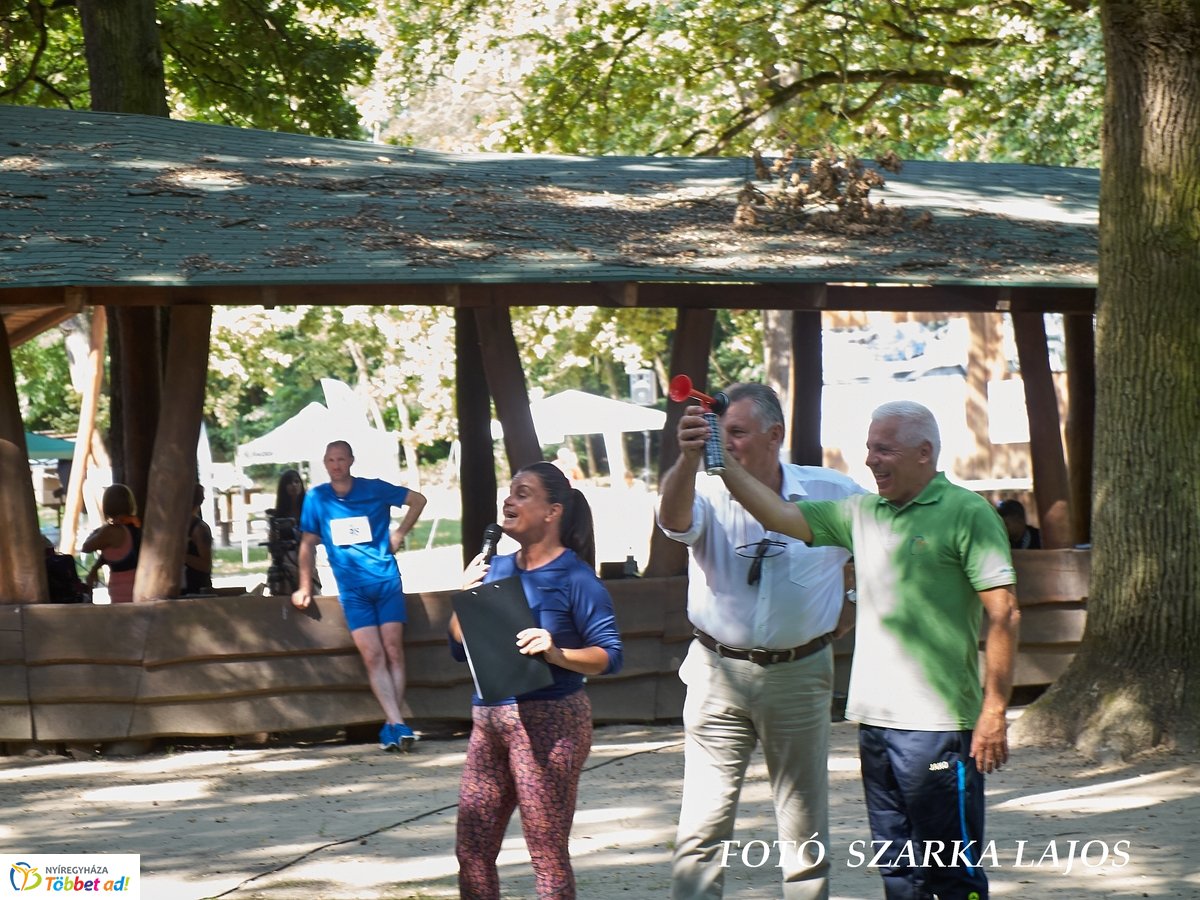Jótékonysági futás az Erdei Tornapályán