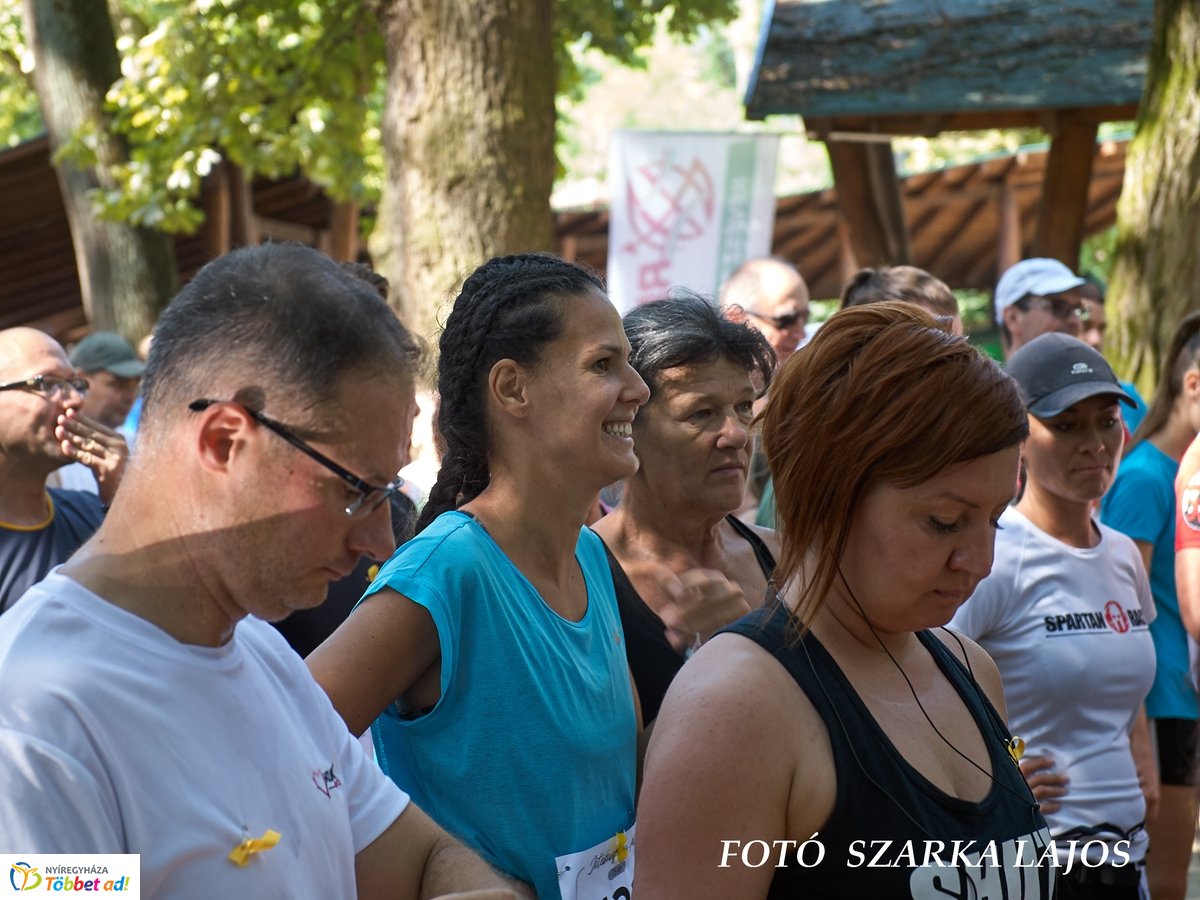 Jótékonysági futás az Erdei Tornapályán