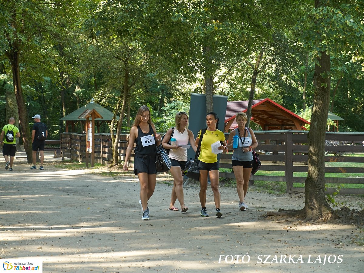 Jótékonysági futás az Erdei Tornapályán