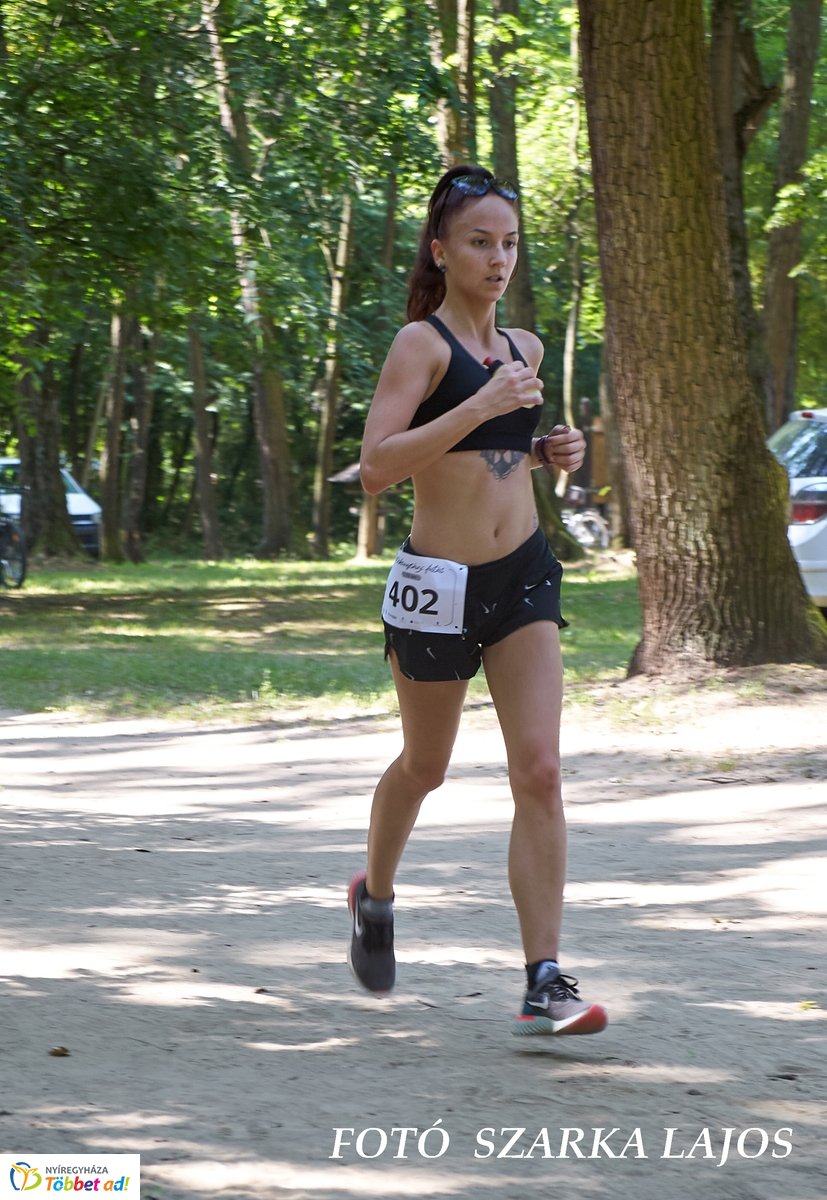 Jótékonysági futás az Erdei Tornapályán