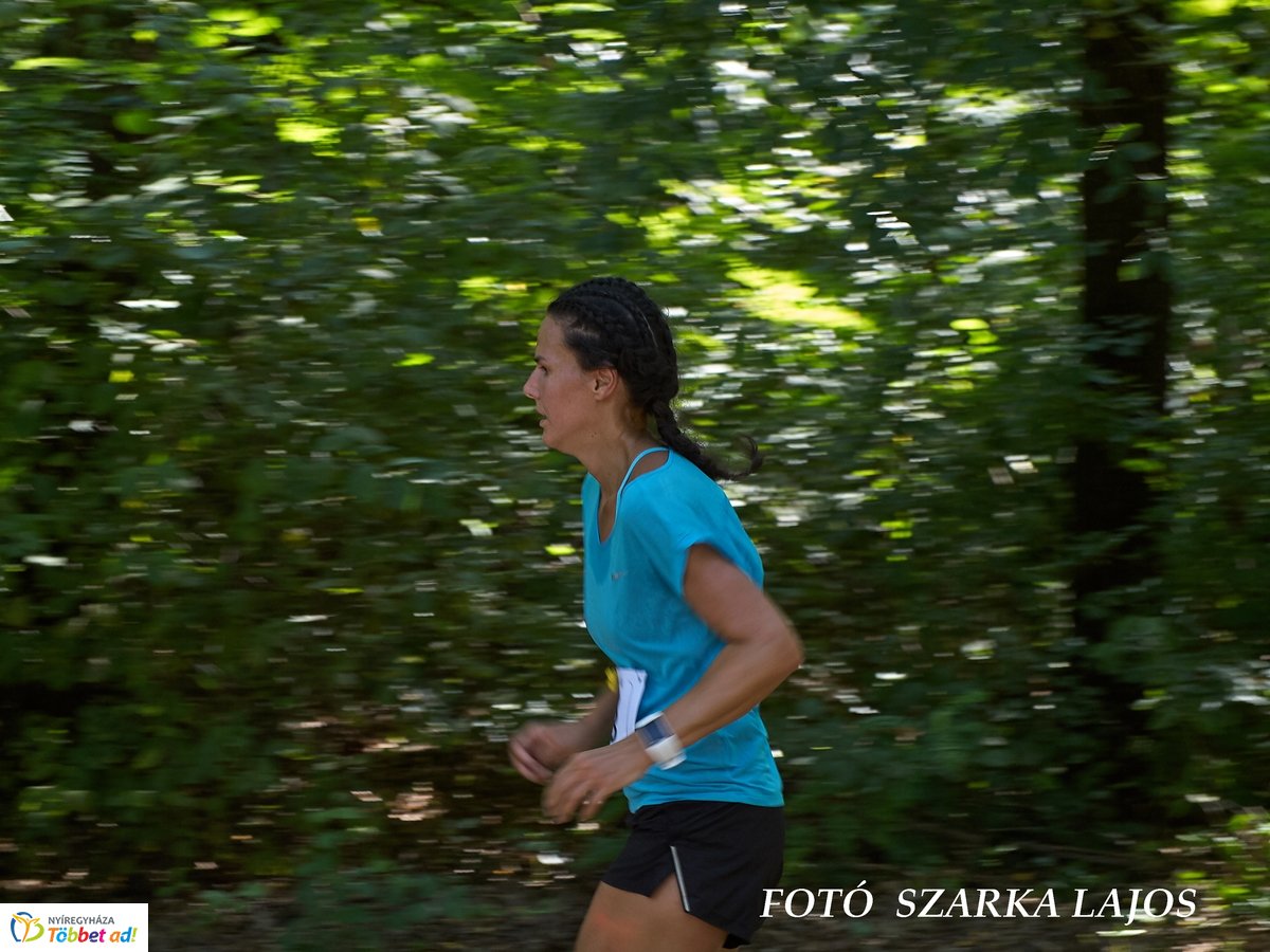Jótékonysági futás az Erdei Tornapályán