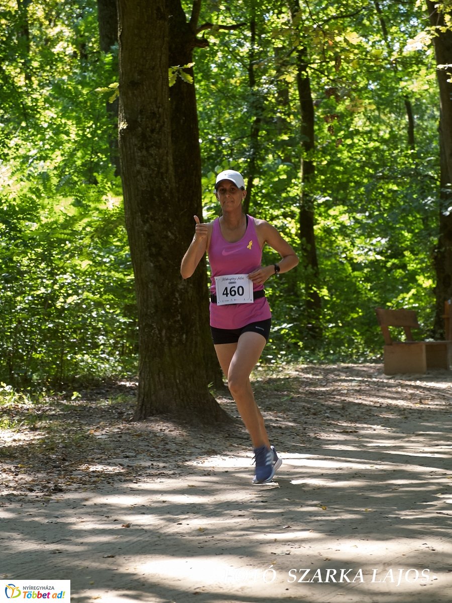 Jótékonysági futás az Erdei Tornapályán