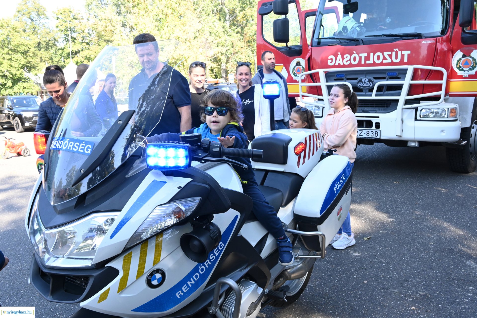 Jótékonysági kacsa úsztatás Sóstón