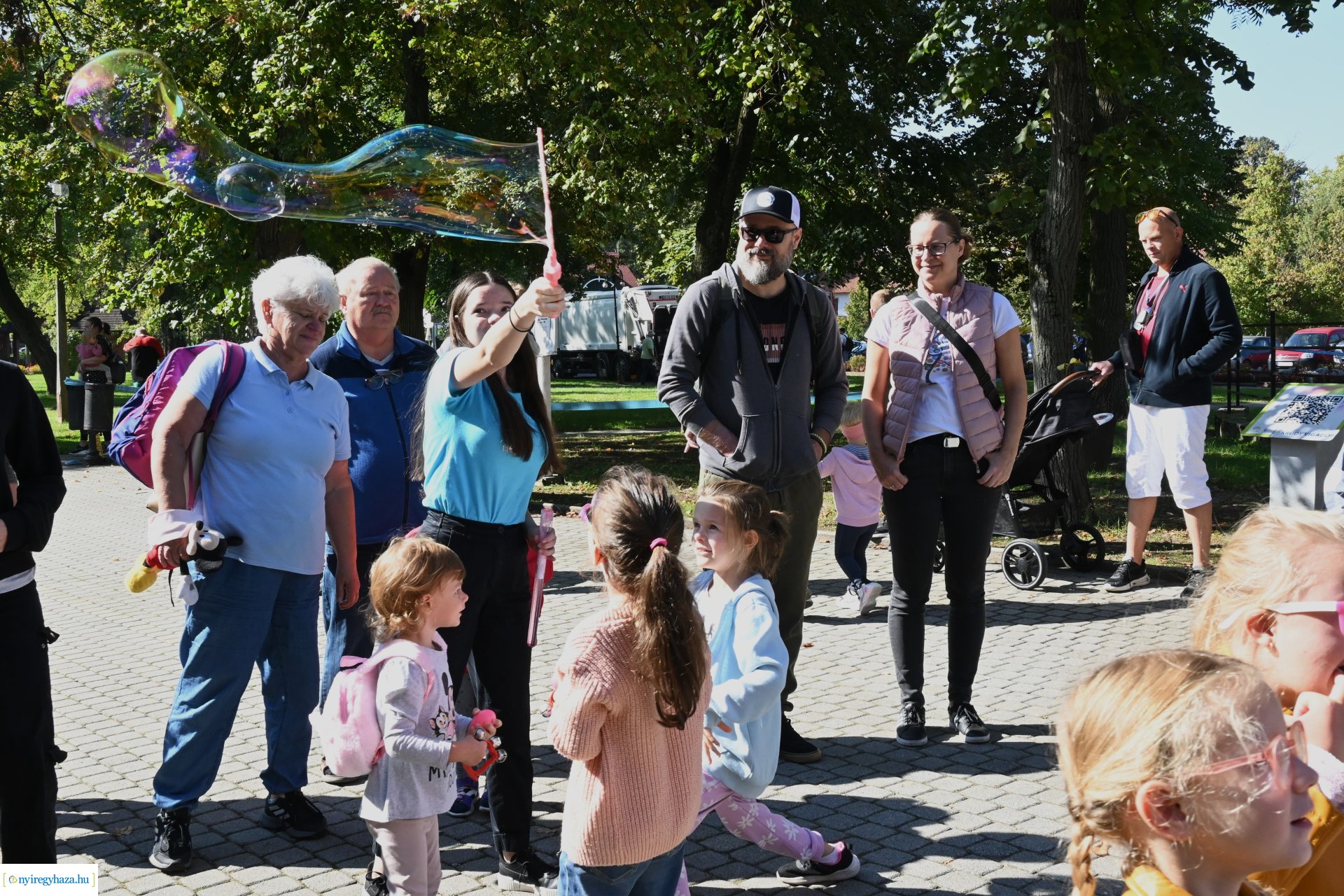 Jótékonysági kacsa úsztatás Sóstón