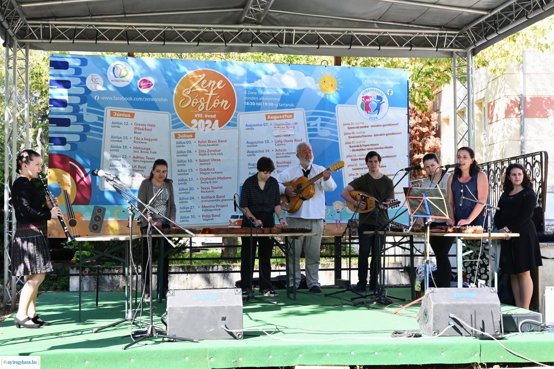 Jótékonysági kacsa úsztatás Sóstón