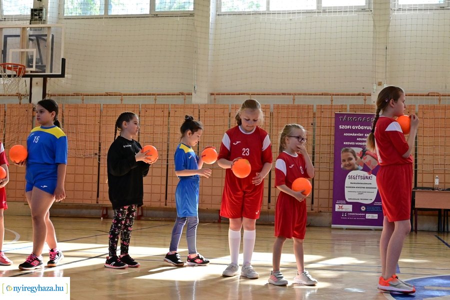 Jótékonysági kézilabda Szofi gyógyulásáért