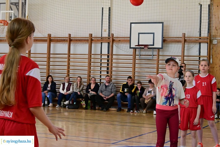 Jótékonysági kézilabda Szofi gyógyulásáért