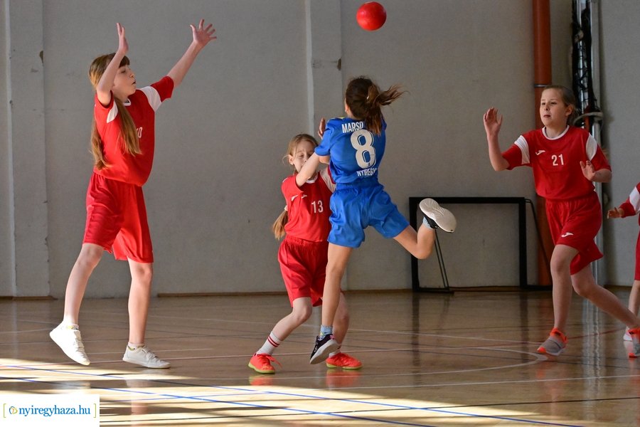 Jótékonysági kézilabda Szofi gyógyulásáért