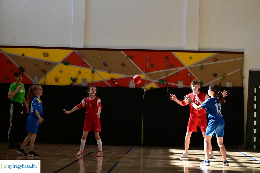 Jótékonysági kézilabda Szofi gyógyulásáért