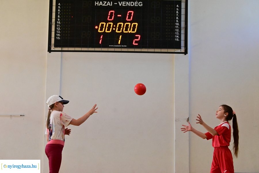 Jótékonysági kézilabda Szofi gyógyulásáért