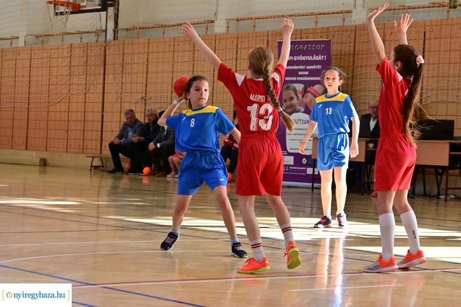 Jótékonysági kézilabda Szofi gyógyulásáért