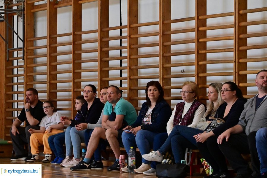 Jótékonysági kézilabda Szofi gyógyulásáért