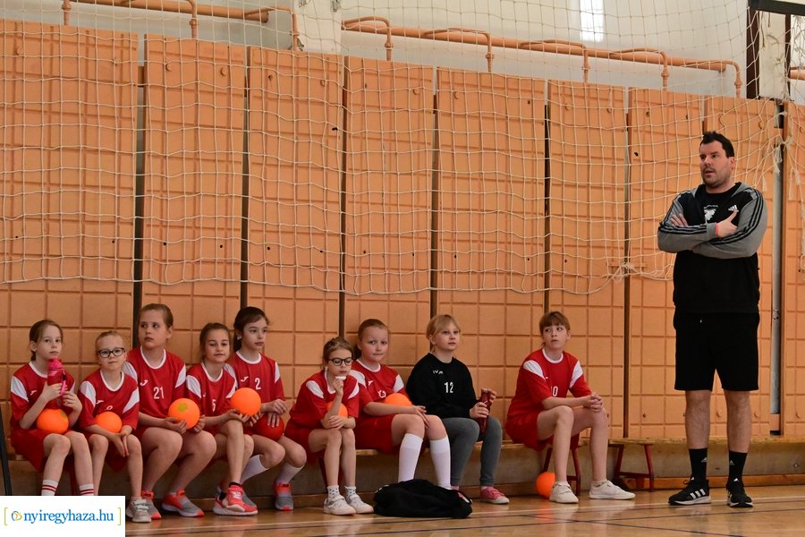 Jótékonysági kézilabda Szofi gyógyulásáért