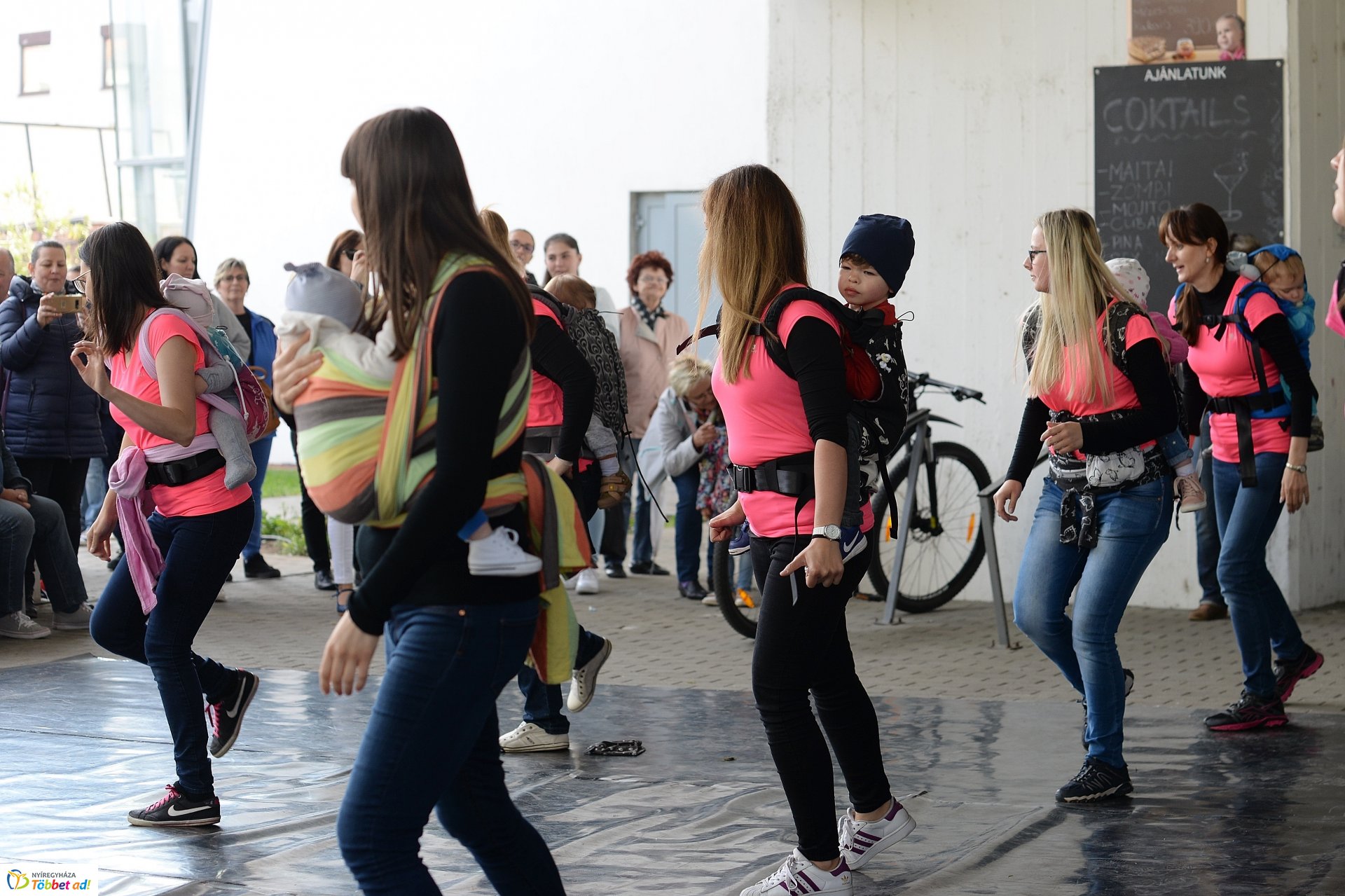 Jótékonysági koncert a Budai ikrekért