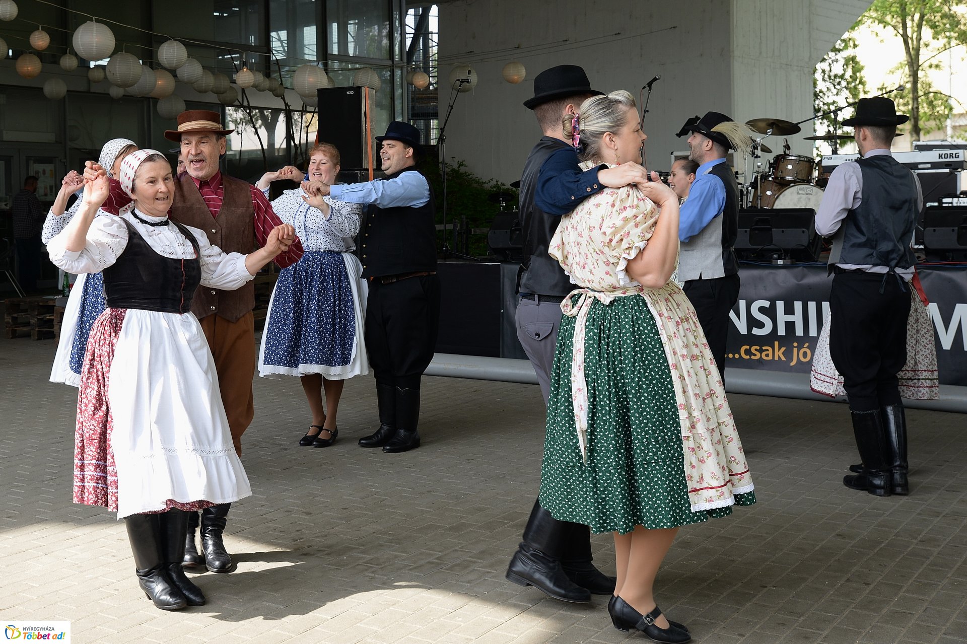 Jótékonysági koncert a Budai ikrekért