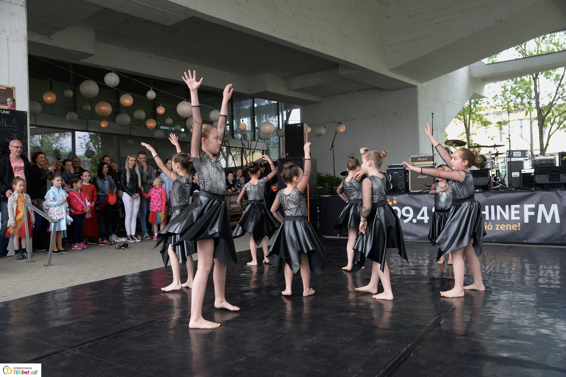 Jótékonysági koncert a Budai ikrekért