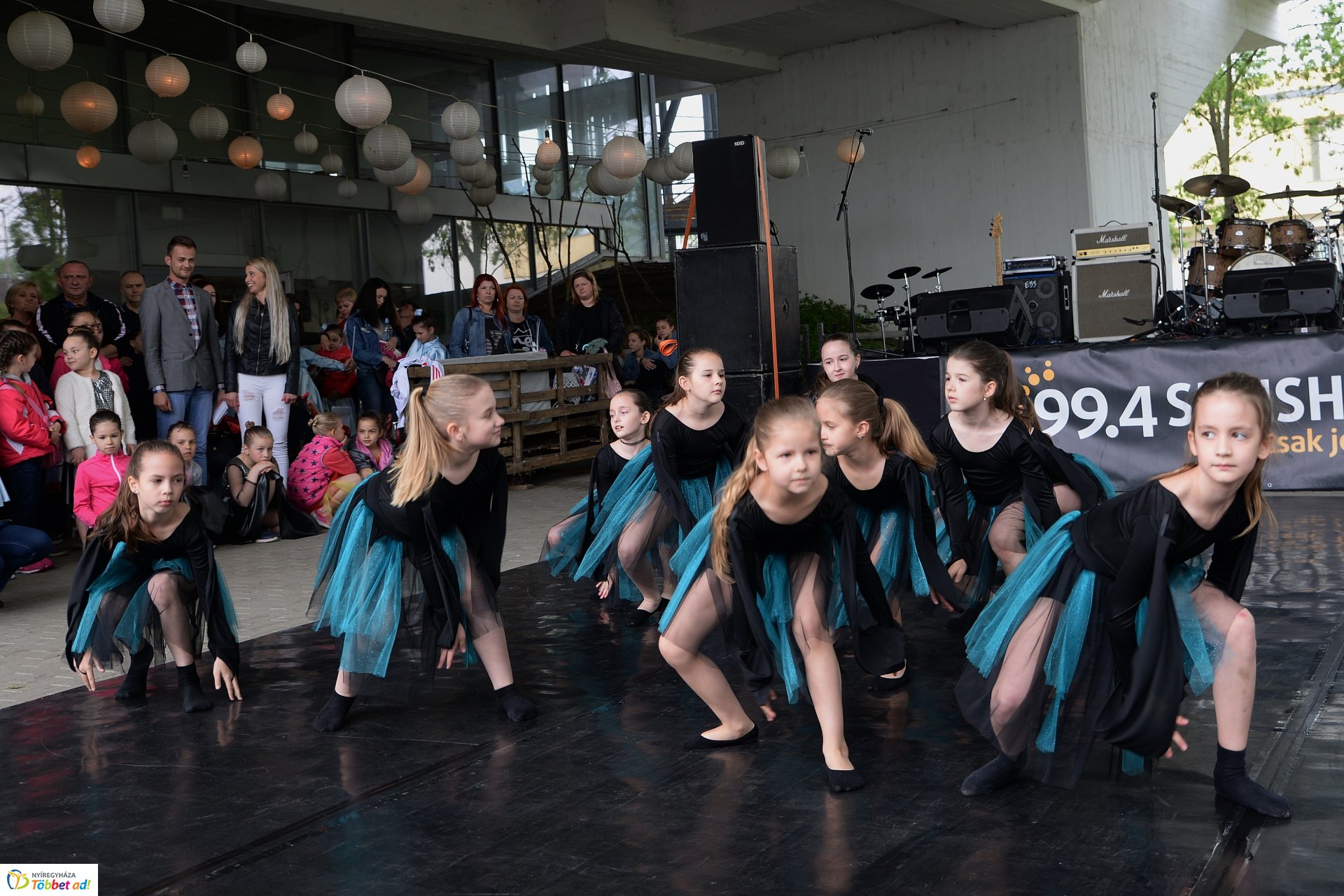 Jótékonysági koncert a Budai ikrekért