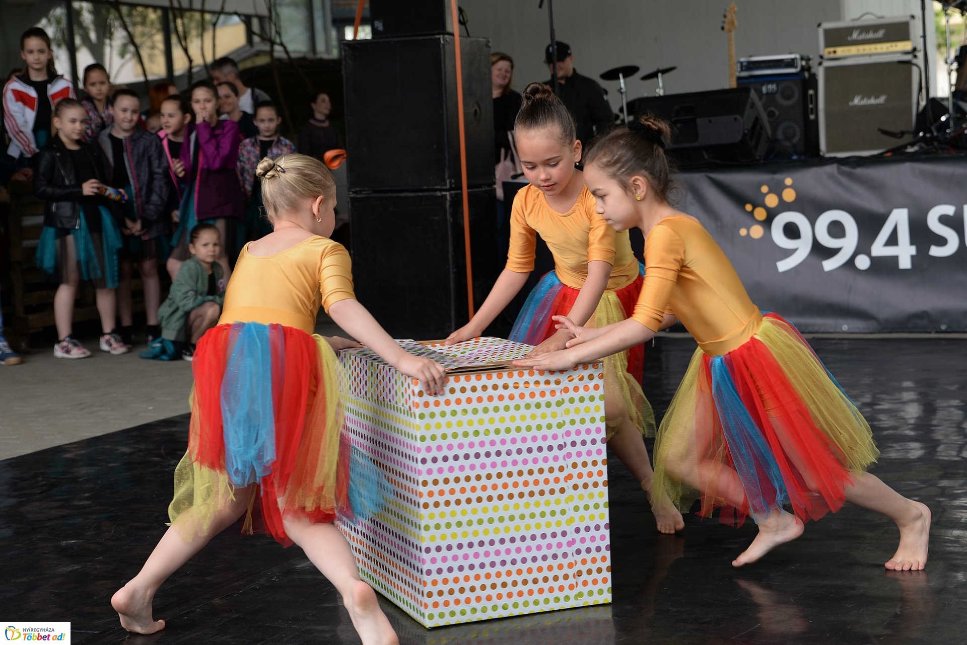 Jótékonysági koncert a Budai ikrekért