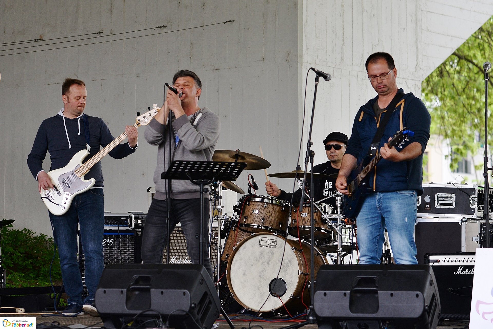 Jótékonysági koncert a Budai ikrekért