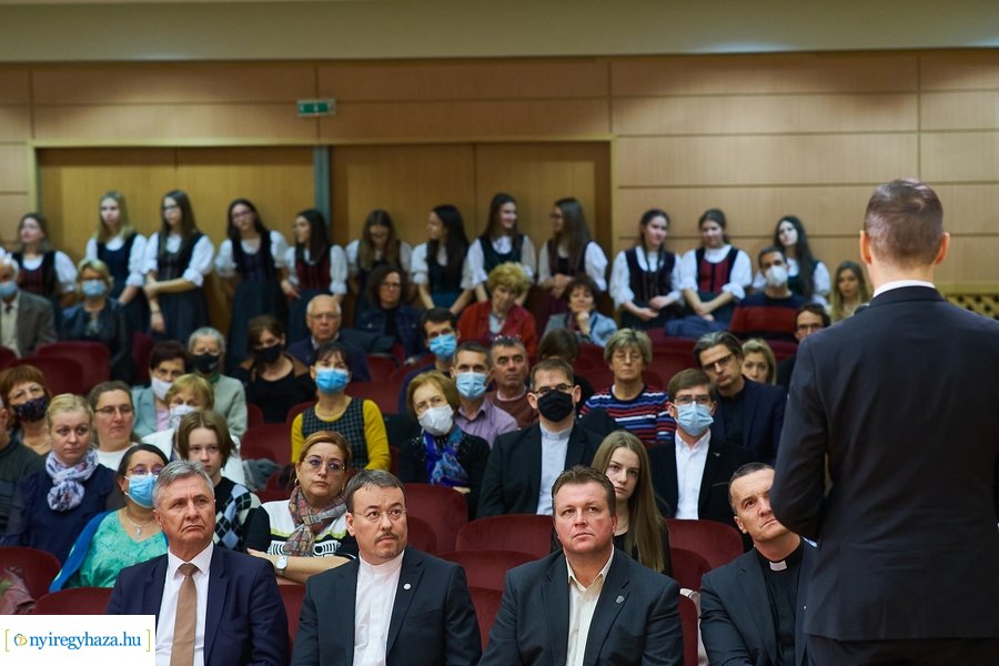 Jótékonysági koncert a Kodály Zoltán iskolában 20211110