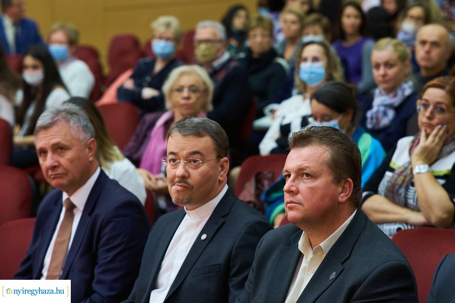 Jótékonysági koncert a Kodály Zoltán iskolában 20211110