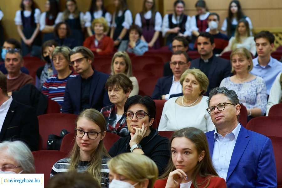 Jótékonysági koncert a Kodály Zoltán iskolában 20211110