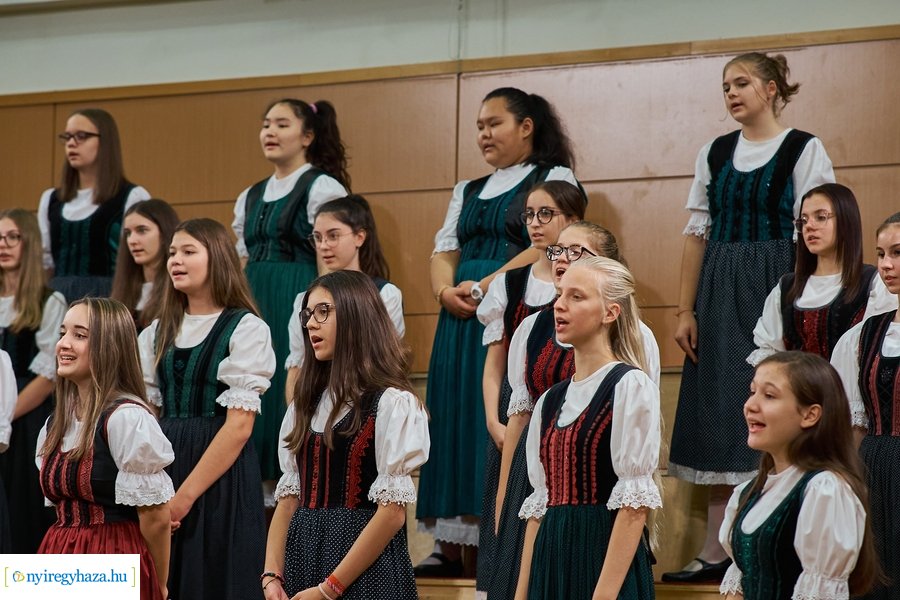 Jótékonysági koncert a Kodály Zoltán iskolában 20211110