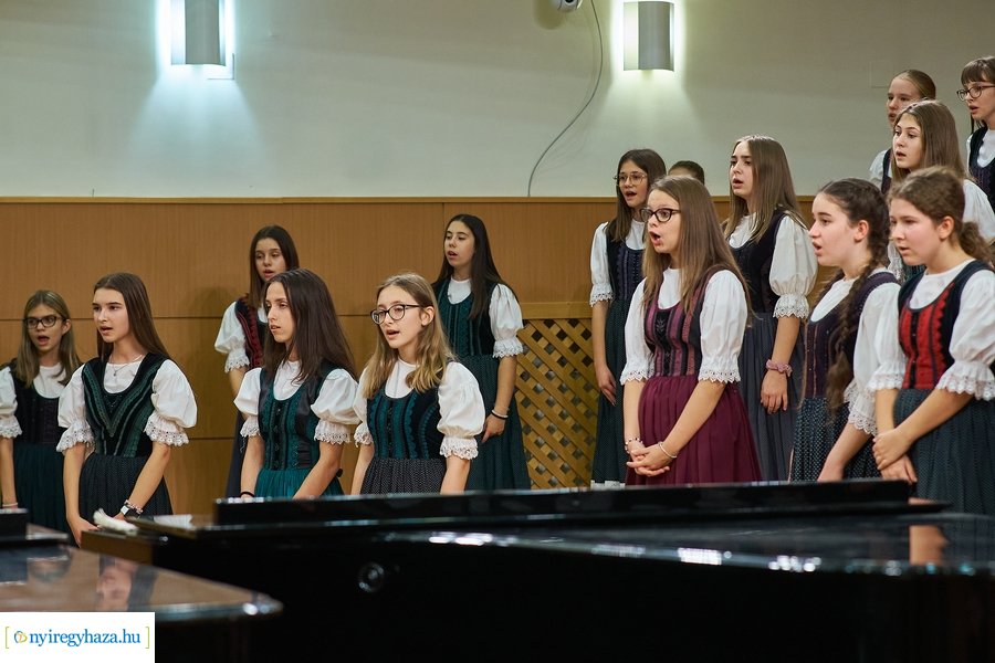 Jótékonysági koncert a Kodály Zoltán iskolában 20211110